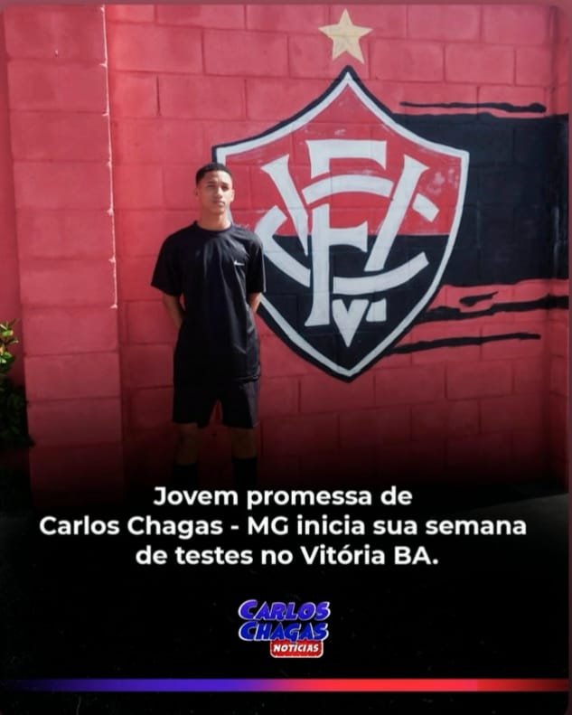 Alunos estudando no laboratório de informática