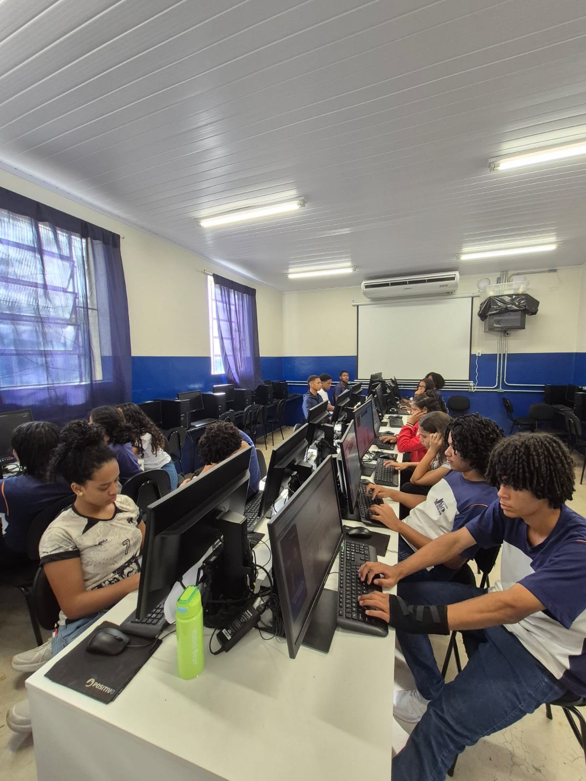 Laboratório de Informática em uso