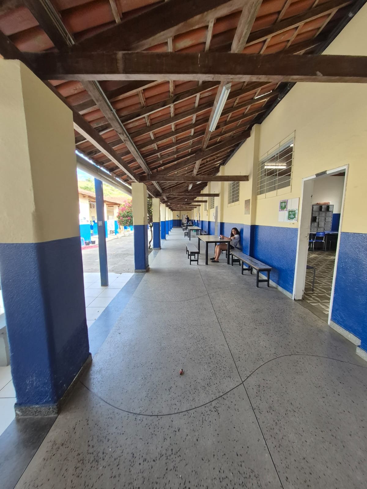Foto da estrutura da escola